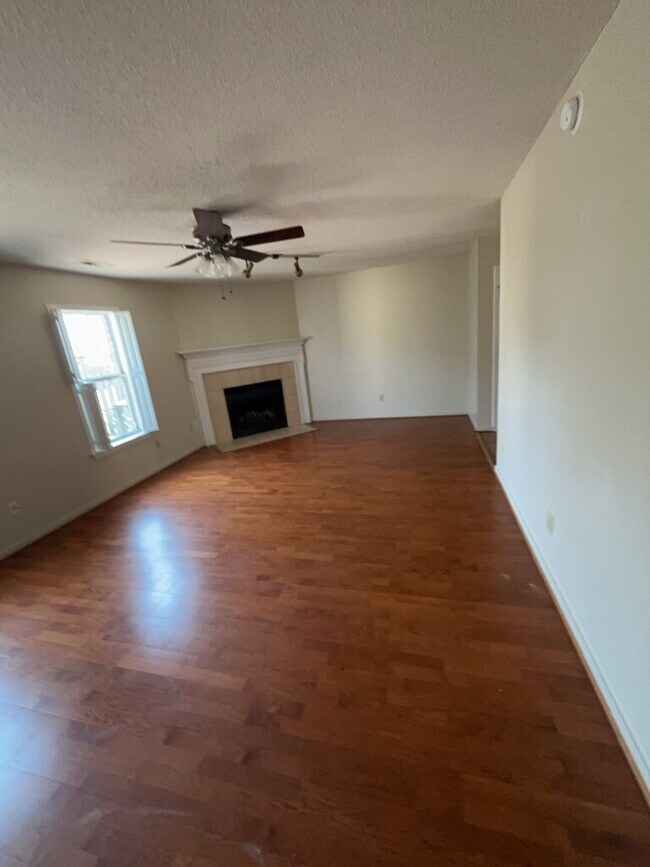 Building Photo - 2915 Cathedral Ln