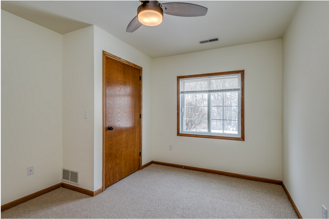 Building Photo - Foxcroft Luxury Apartment, 2 -Bedroom 2 - ...