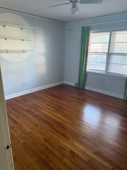 Building Photo - 3896 Park Ave