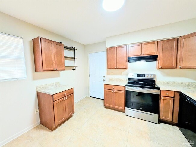 Building Photo - 23 Redwood Cir