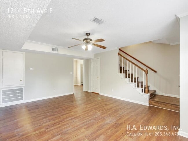 Building Photo - 1714 5th Ave E