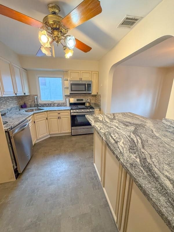 Building Photo - 223 Day Ave