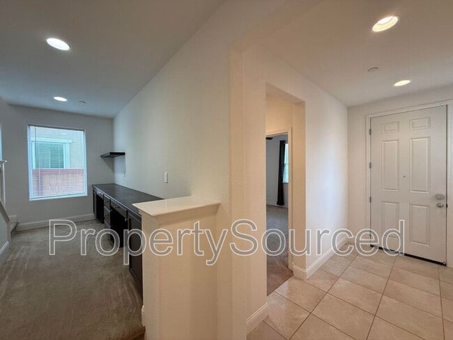 Building Photo - 656 Open Range Ave