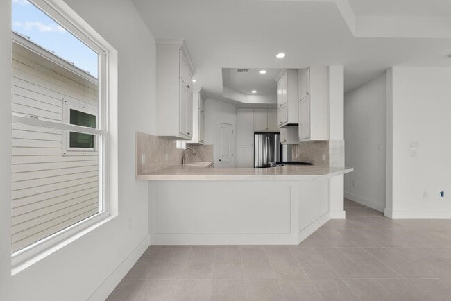 Building Photo - 510 2nd St