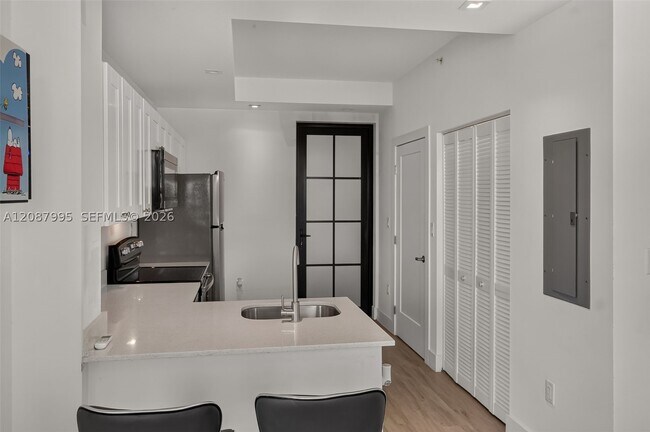 Building Photo - 4100 SW 64th Ave