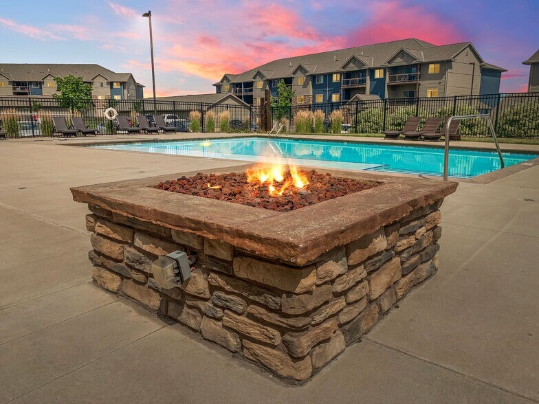 Outdoor Fire Pit - Village at Three Fountains