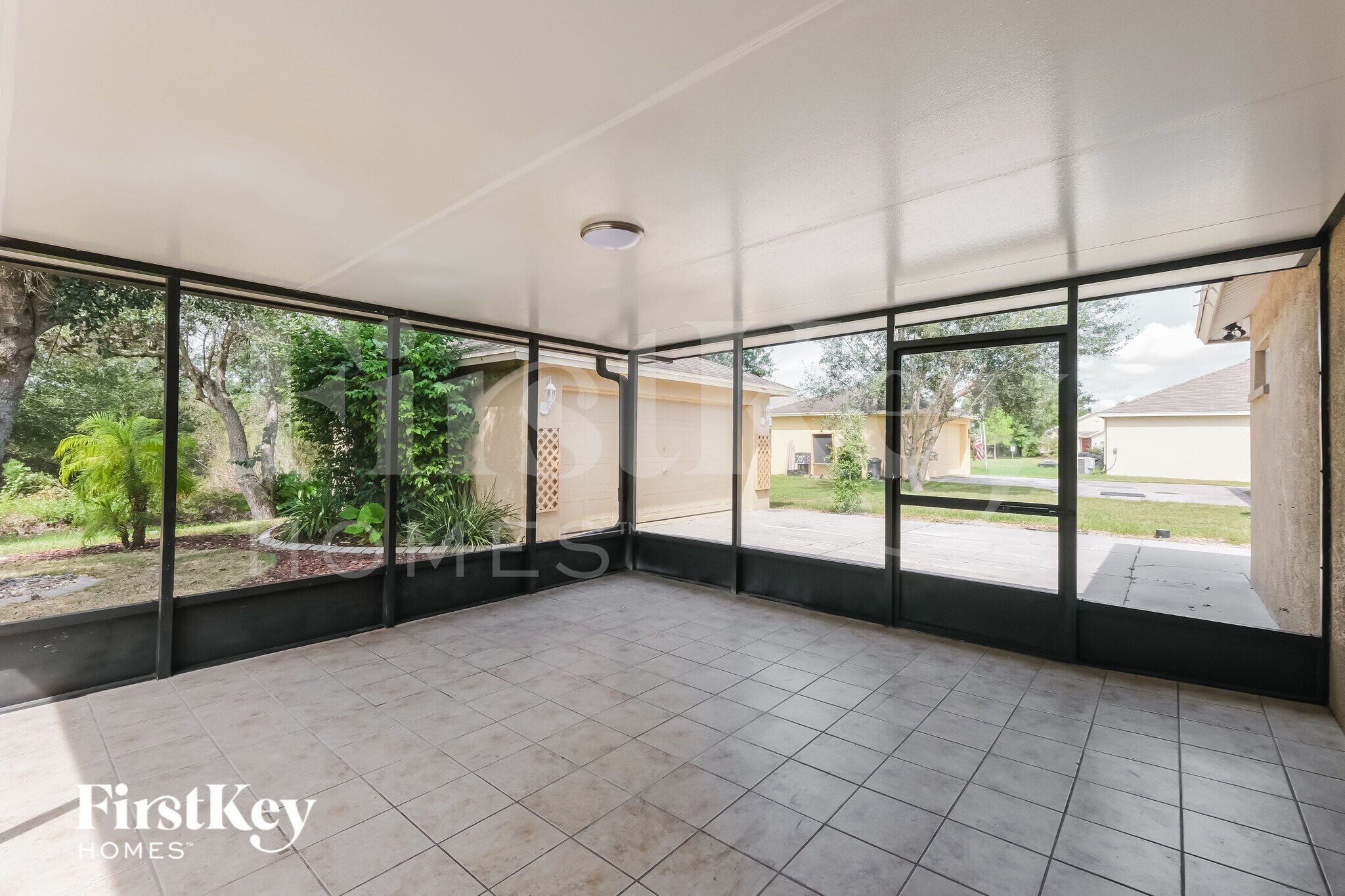 Building Photo - 9728 Highland Ridge Dr