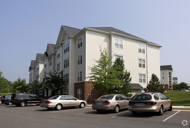 Building Photo - County Center Crossing