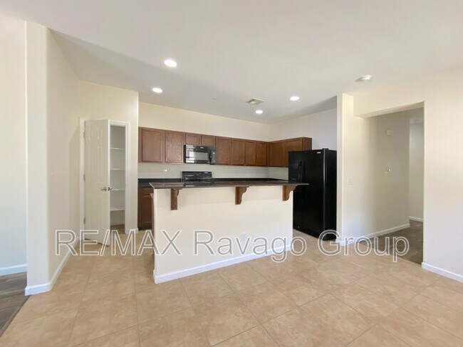 Building Photo - 1000 Aspen Cliff Dr