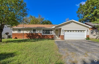 Building Photo - REMODELED 4 bedroom | 1.5 bathroom | 2 car...