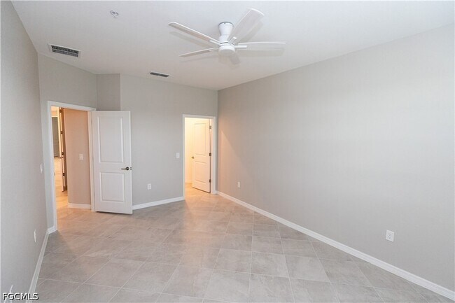 Building Photo - 15908 Grn Acrs Ave