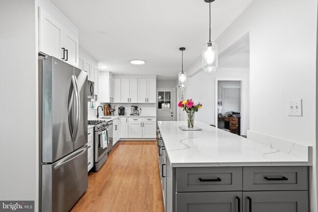 Building Photo - 6605 Grey Fox Dr