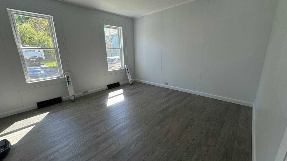 Building Photo - 32 Gaston St