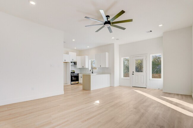 Building Photo - 10514 Ashville Dr