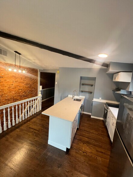 Building Photo - 809 N Harrison St