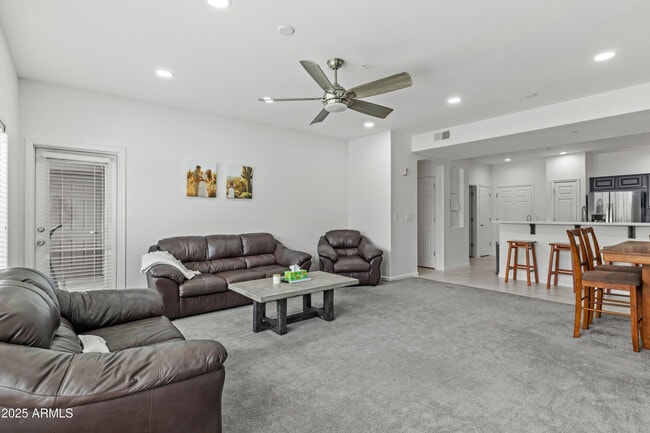 Building Photo - 14000 N 94th St