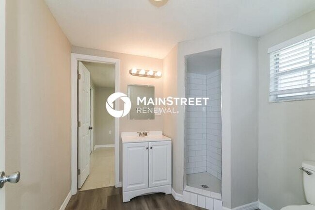 Building Photo - 3 Bedroom Pet-Friendly Home in WINTER HAVEN, FL with Main Street Renewal