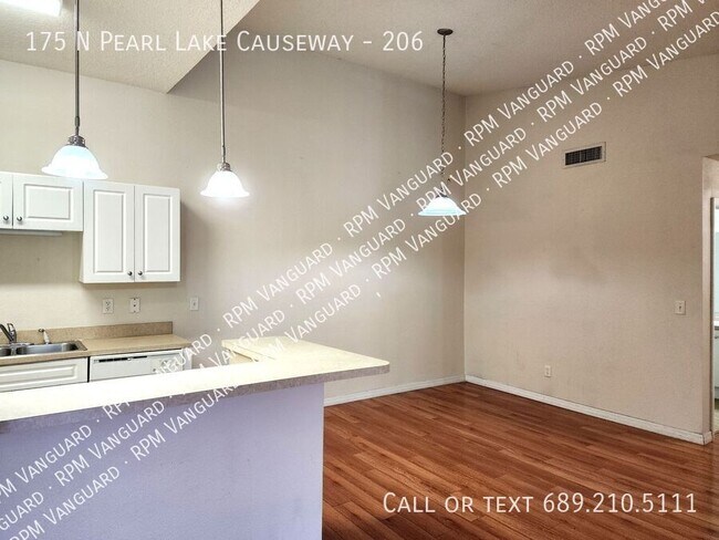 Building Photo - 175 N Pearl Lake Causeway