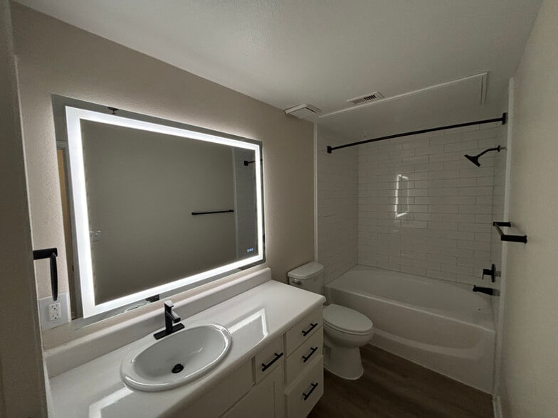 Building Photo - 250 S Stagecoach Trail