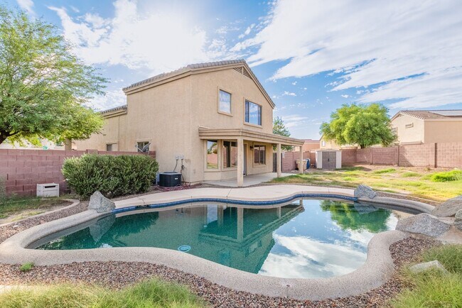 Building Photo - 4-Bed, 3-Bath Home with Versatile Layout a...