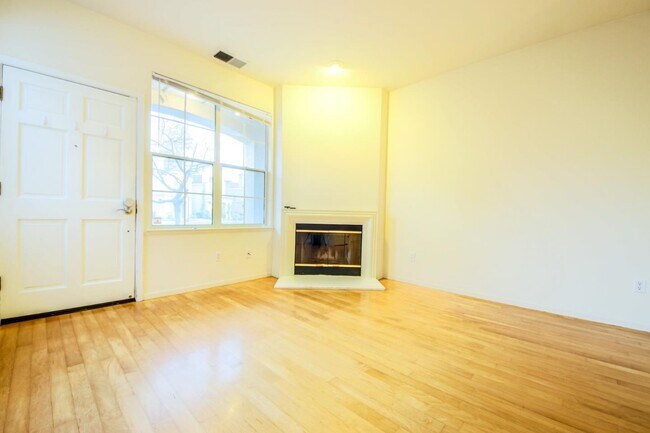 Building Photo - 106 Concord Cir