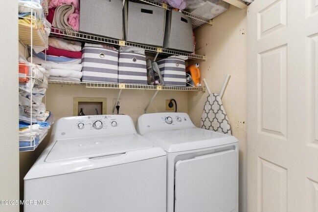 Building Photo - 19 Horseshoe Ct