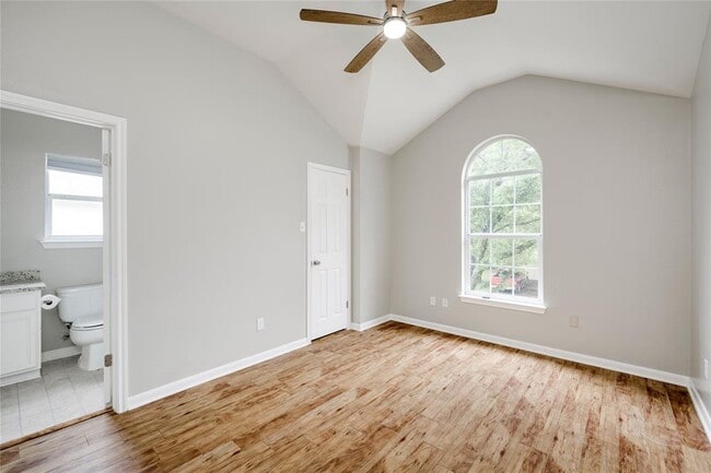 Building Photo - 8106 Longdraw Dr