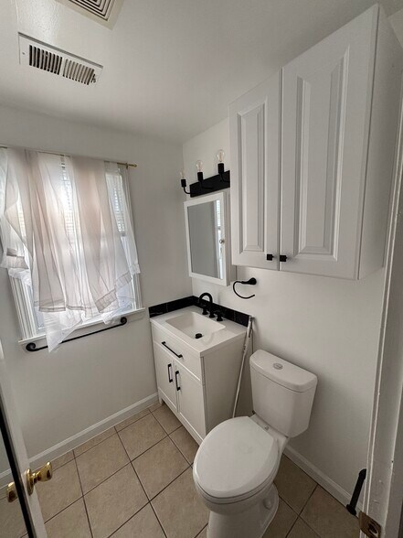 Building Photo - 20786 Helle Ave