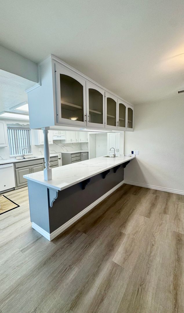 Building Photo - 5 Bedroom, 3.5 Bath, Beautiful 1,856 SQ FT...