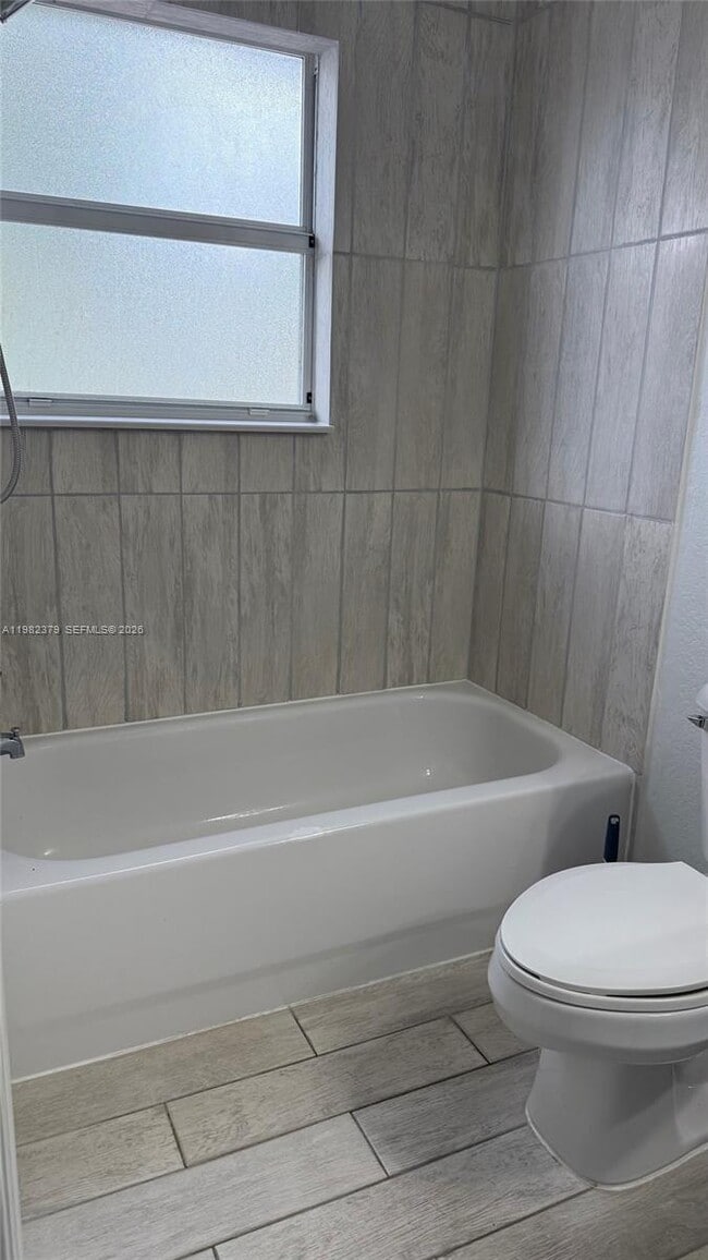 Building Photo - 3001 SE 17th Ave