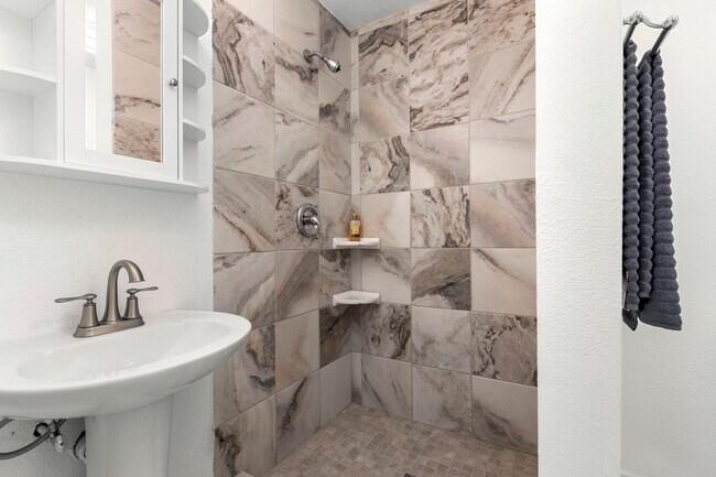 Building Photo - 11030 Hayslip Ln