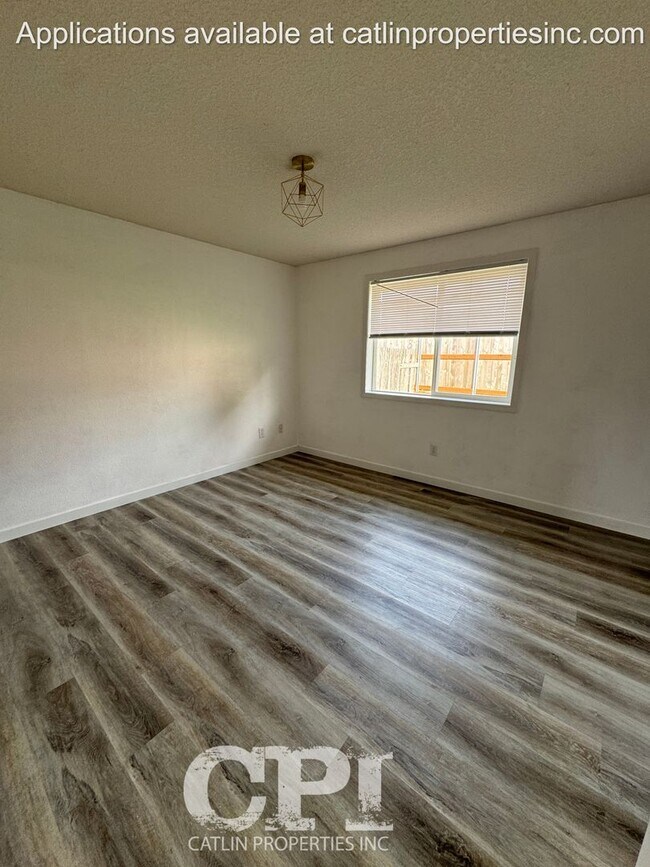 Building Photo - 119 Penny Ln