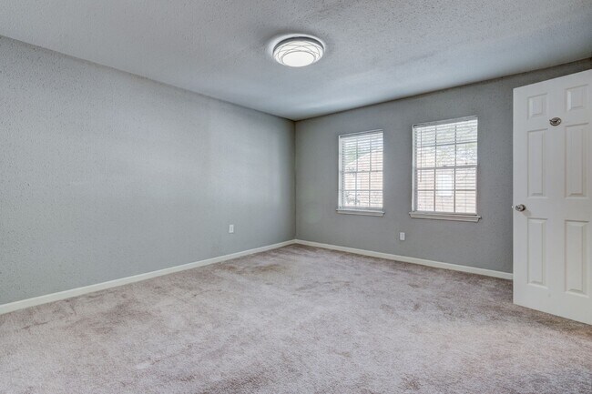 Building Photo - 6444 Burgoyne Rd