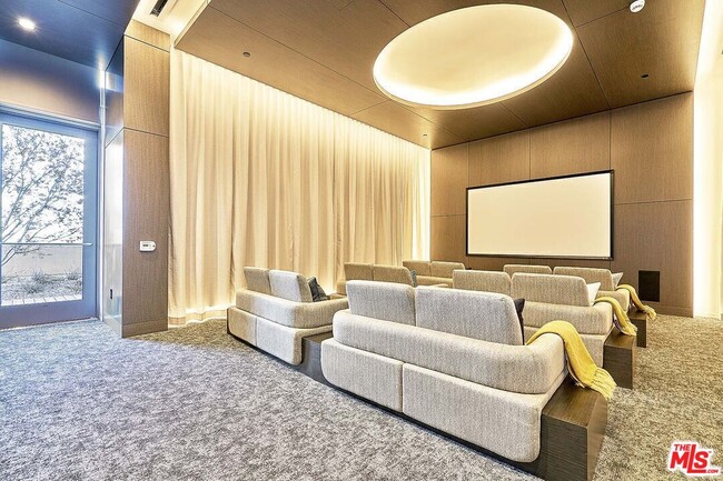 Building Photo - 889 Francisco St