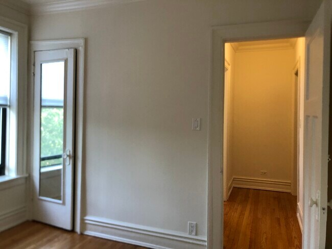 Building Photo - 1126 W Pratt Blvd