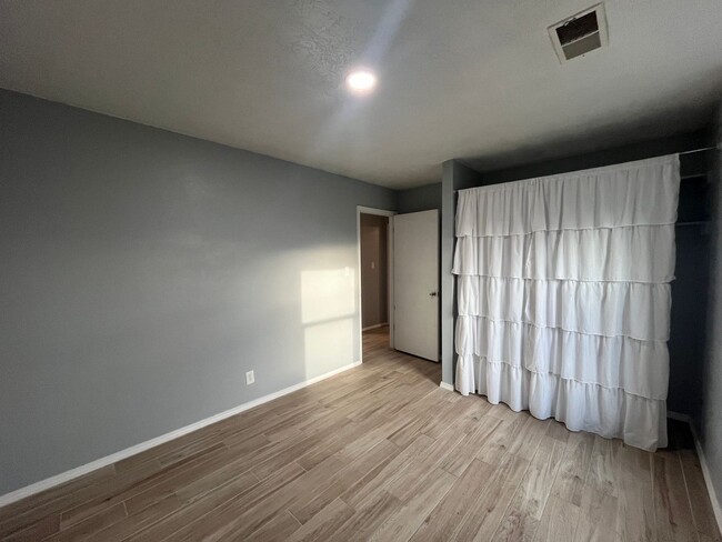 Building Photo - Updated 3 Bedroom 2 Bathroom Home In Rio R...