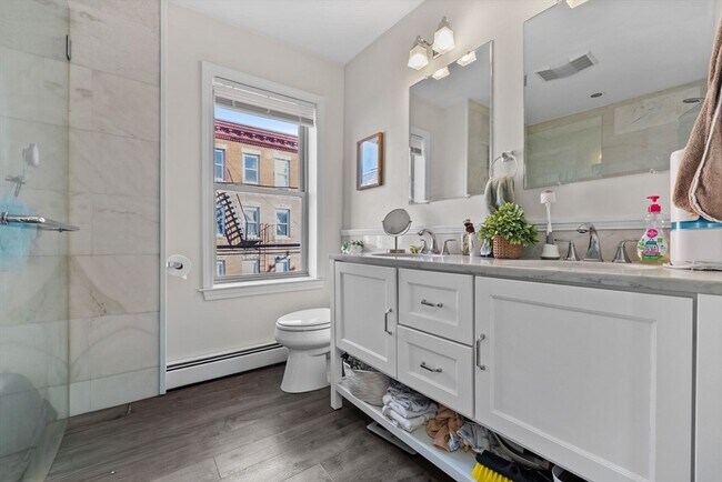 Building Photo - 149 Cottage St