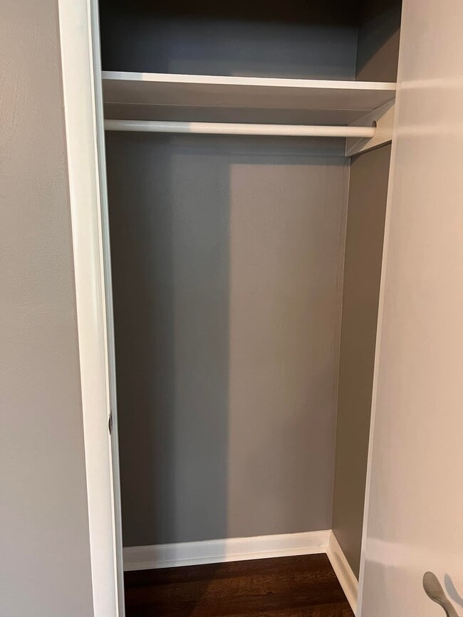 Building Photo - 620 1st St SE