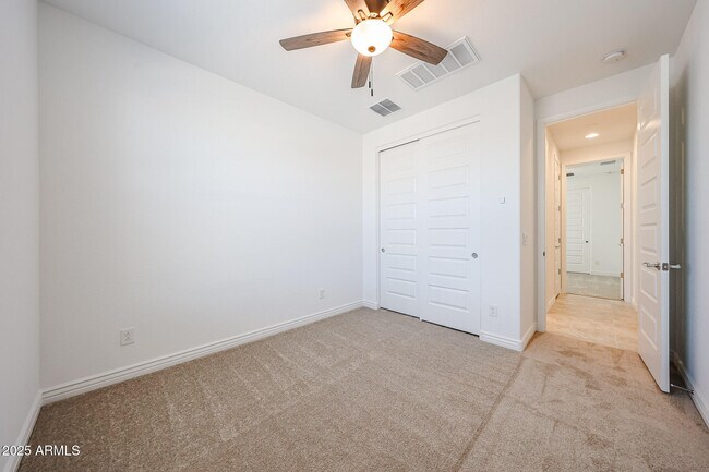 Building Photo - 8857 W Colter St