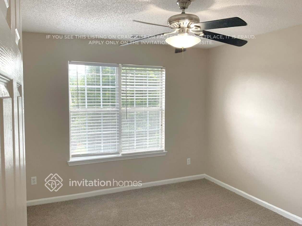 Building Photo - 5941 Colonnade Dr