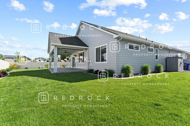 Building Photo - 1725 N Meyers Ct