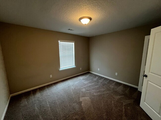 Building Photo - Stunning New Construction in the Heart of Columbus