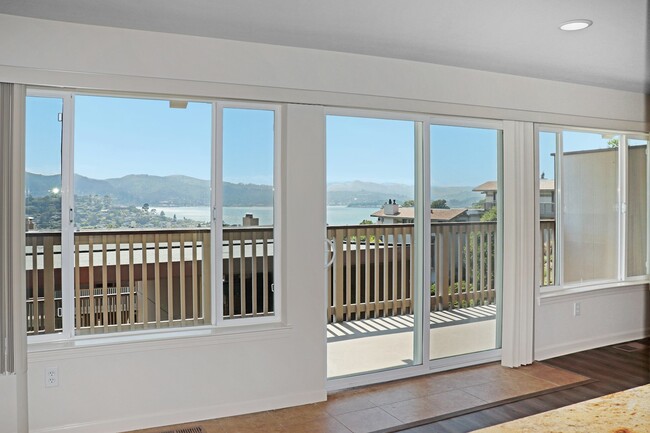 Building Photo - 55 Marinero Cir