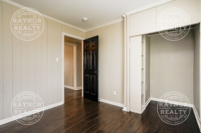 Building Photo - Charming One Story Home in Prime Location