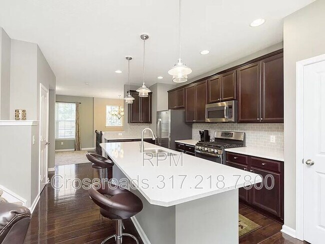 Building Photo - 9042 Mercer Dr