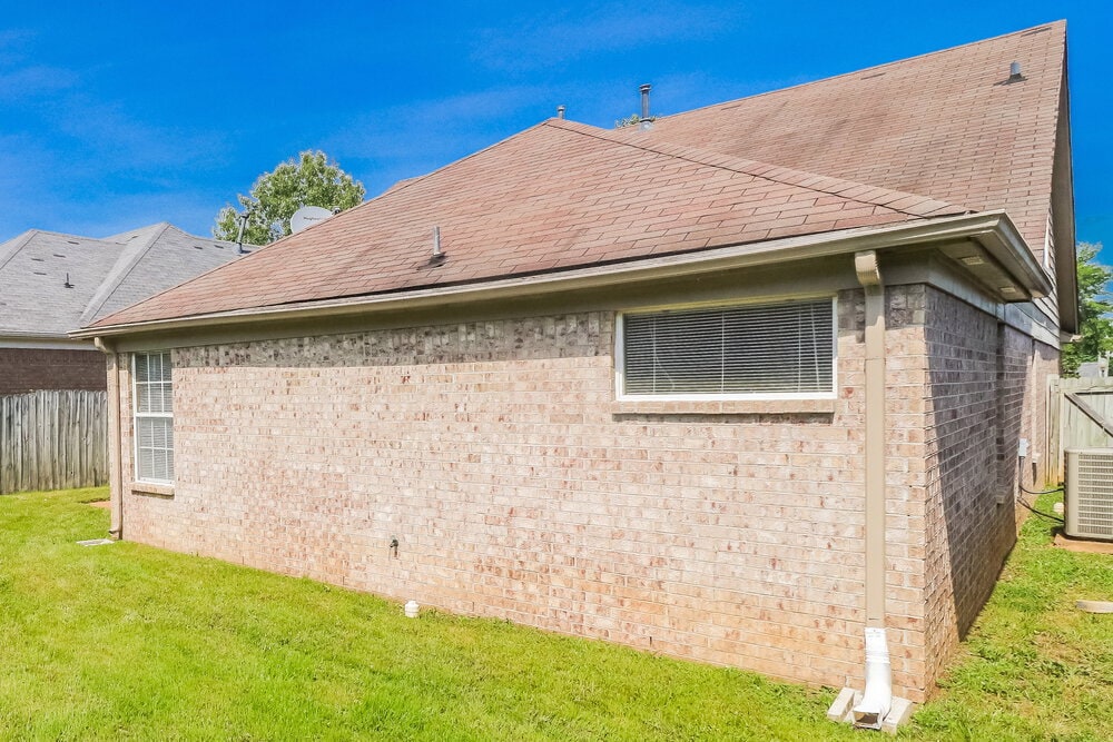 Building Photo - 2811 Misty Bay Dr