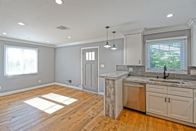 Building Photo - 202 Whiting St