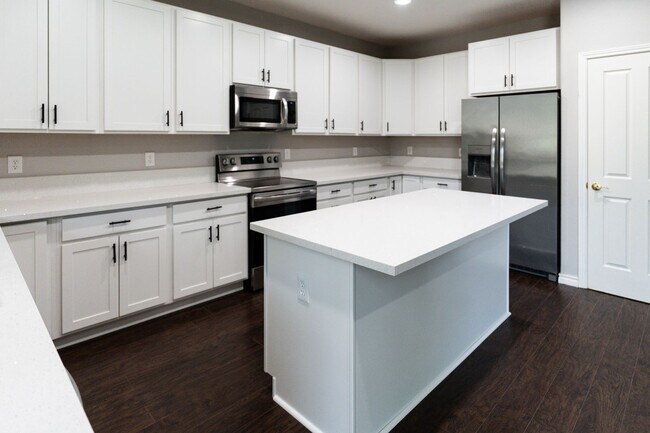 Building Photo - 16130 SW Loon Dr