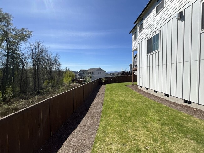 Building Photo - Spacious 5BR Home Near Mountainside High School with Loft, Balcony & Large Kitchen