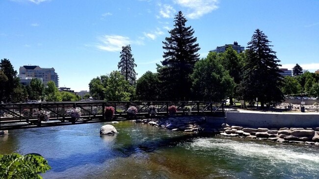 Building Photo - 2bd, 2ba Reno Bungalow in the Riverwalk Di...